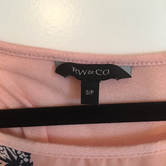 2 for $15. Made in Canada! RW&Co Pineapple blouse. - Picture 3 of 4